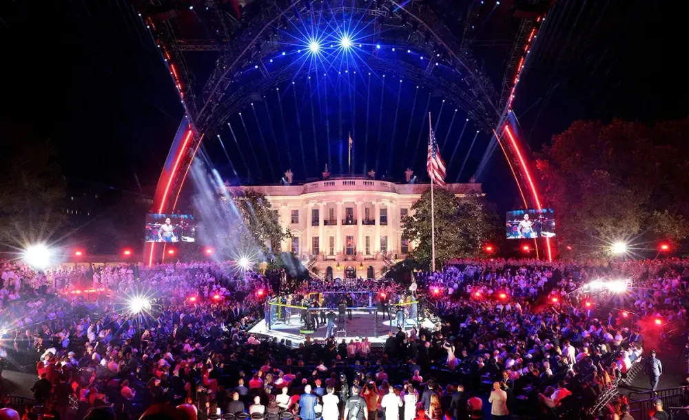 Гэтжи одержал первую победу над Топурией и завоевал титул чемпиона UFC