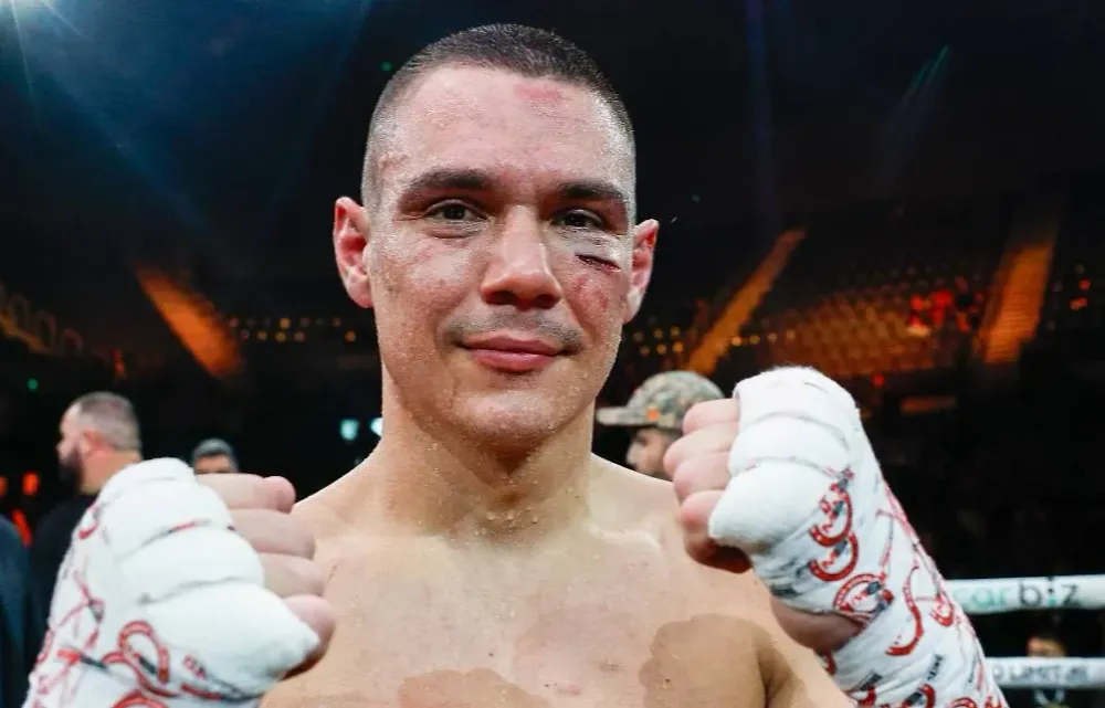 Тимофей Цзю одержал победу над Эрролом Спенсом по решению судей