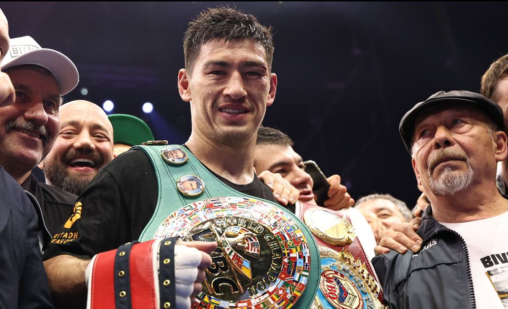 Бивол проведет бой со Смитом за чемпионский титул